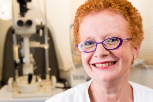 אופטומטריסט או רופא עיניים