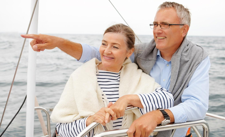 זוג מפליג על ספינה