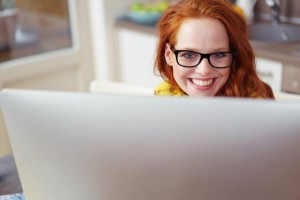 עדשות דיגיטליות מענה לדור המסכים