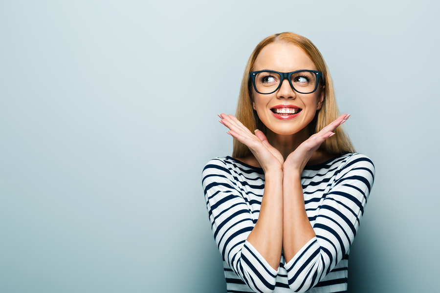 פזילה אצל מבוגרים קיימת גם בקרב נשים יפות