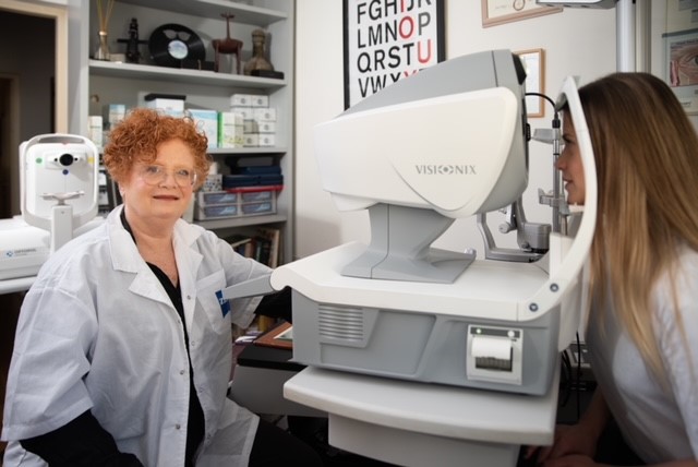 ארזה פרוכטר מטפלת במחלת קרטוקונוס